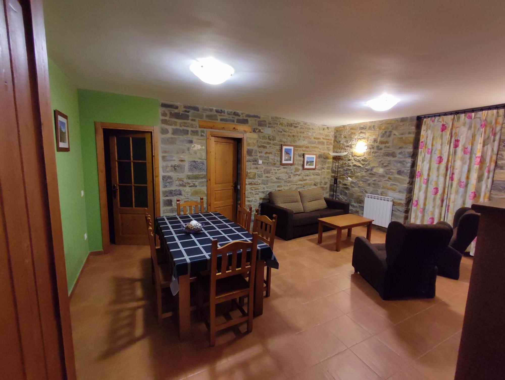 דירות Casas Pirineo, אינסה חדר תמונה