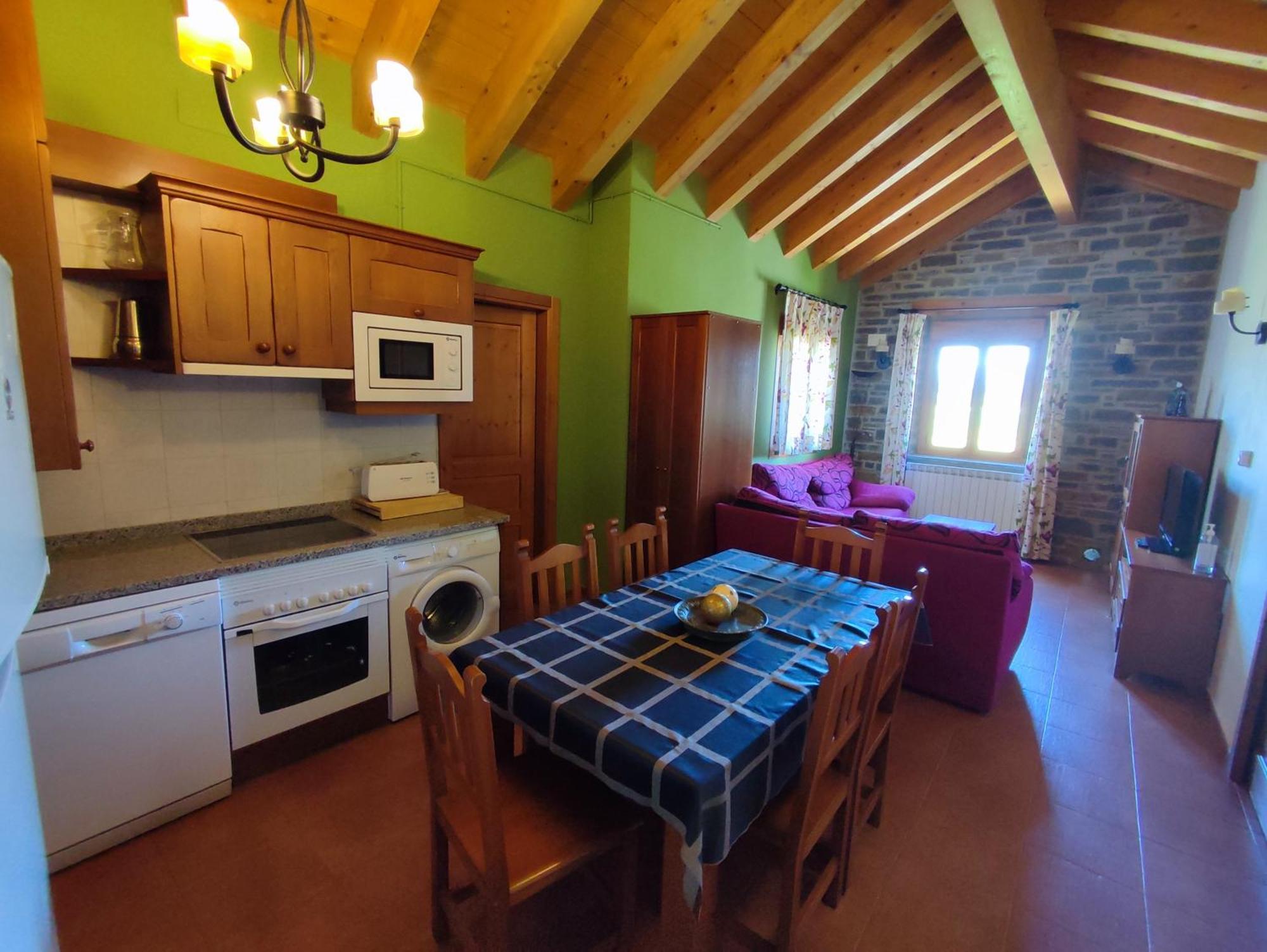 דירות Casas Pirineo, אינסה חדר תמונה
